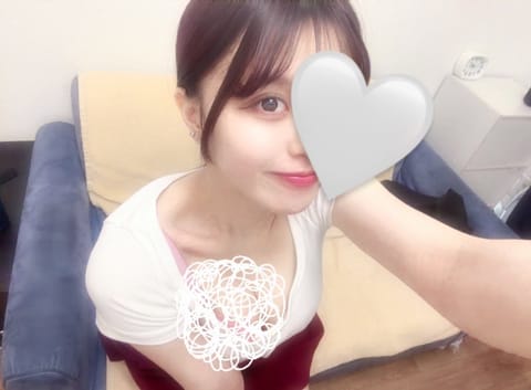 今日は雨で憂鬱な気分です☔️😔
雨でも逢いに来てくれるよね？？🥲🩷

朝から沢山ご飯食べて元気だからいっぱい癒すよ〜🎶2