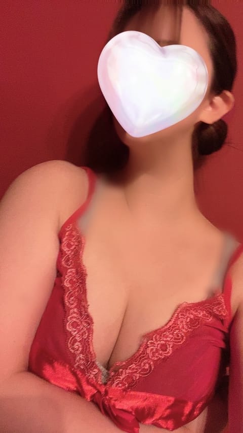 明けましておめでとうございます🫶🏻︎💕︎︎
本日は今年初出勤です👍🏻🤍

スタートからご予約嬉しいです✌🏻 -🩷
次のご