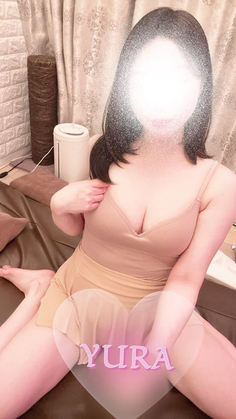 おはようございます☀︎
本日12-18時です🦭
花粉と黄砂で目が痒すぎて取り出したいです（ ;  ; ）笑
ラピュタのム