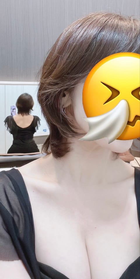 こんばんは♪
ここのところまた寒いですが
皆様お元気でしょうか？

色山は相変わらずですよ。
相変わらず花粉症ですよ🤧
