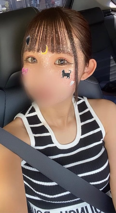 今日はお久しぶりにポニーテールしたので投稿しちゃいますっ🎀♥️

お話変わりますが、
明日、15時から21時で出勤するこ