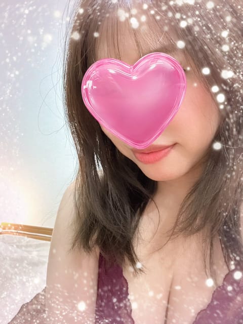美容院でカラーして来たのでいつもより髪色暗めです

一年の中で🎄クリスマス時期が一番好き🪅
ディズニー行きたい
連れて行