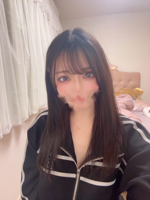 昔の部屋での自撮り見つけた♡ピンクだらけ🩷