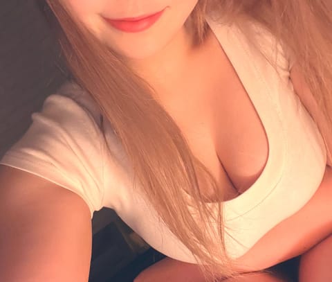 今日はアニメずっと見てるよ👀✨
皆はお仕事そろそろ終わるかな🧐？
残りも頑張ってね✨