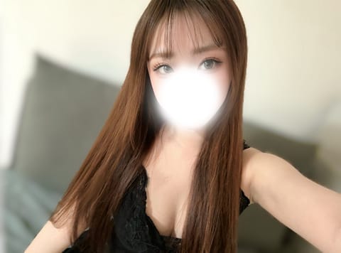おはようございます☀️

11:00～出勤いたします✊🏻
週初めですが癒されたい方会いに来てくれたら嬉しいです😖💓