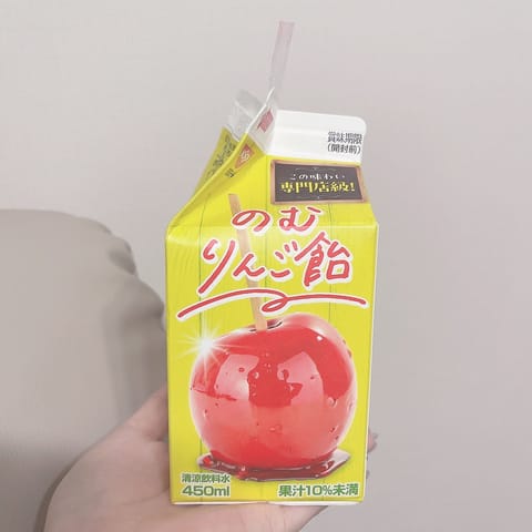 お部屋到着してます🍎♡
気になりすぎて買ってしまったのむりんごあめ❕不思議な味がする、、