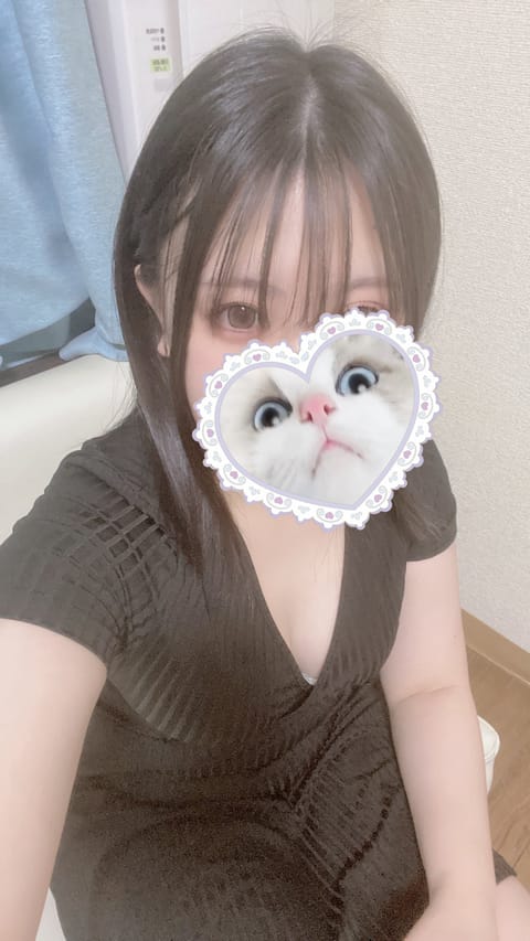 今日もありがとうございました(⋆ᴗ͈ˬᴗ͈)”
春は暖かいしお花も綺麗だからとてもすきだけど、、、花粉症が酷すぎる🥲🌸🍃