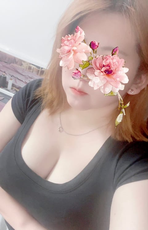本日、17時まで出勤してます🌻
お時間合う方お待ちしております🥰
#メンエス
