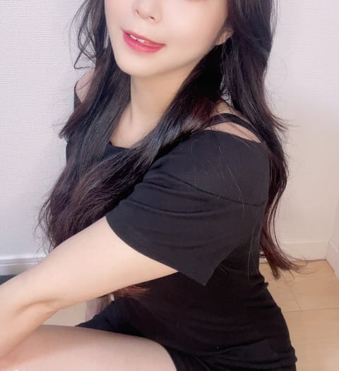 こんばんは🌟佐伯です🤍
もう10月になりましたね🥺はやい🥱

本日17-22:30まで出勤してます🥰

今月も沢山密着し
