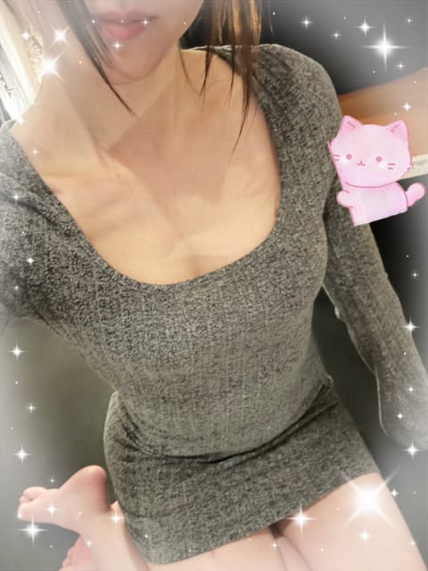 本日もご予約いただきありがとうございます🥰
ラスト1枠22:40〜最大120分🈳あります！
お時間合いましたら是非お越し
