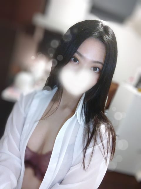 本日〜27時
明日11〜16時
お待ちしてます🫶
髪そろそろ切ろうかな💇