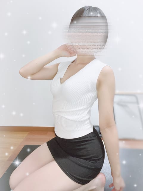 本日一花出勤してます🌸
お休みだった方もお仕事だった方も、一日の最後に癒されに来ませんか😌♡