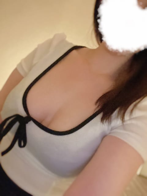 こんばんは🌙*·̩͙
本日も4時まで出勤です💓

事前予約2時まで🈵ありがとうございます🥹

2:15〜空いてるので眠れ