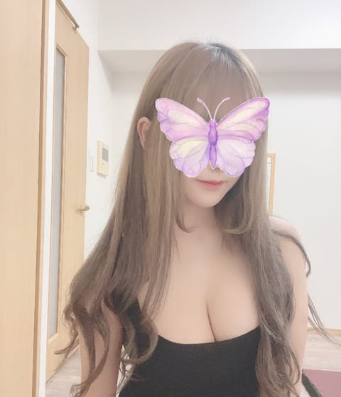 しゅ！！！！

本日17:00~23:00🈵
　　23:00〜🈳

華金！明日から3連休になる方も明日は仕事だよ〜って方