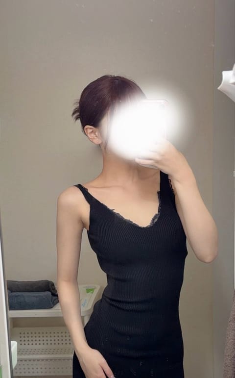 音羽です！

本日21時までいます(*^^*)

華金一緒に過ごしましょ✨

まってるよ😉