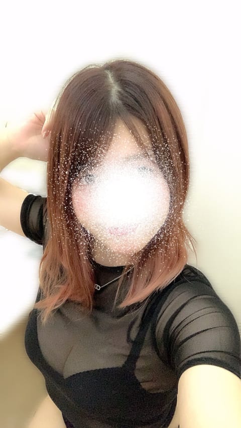 こんばんは☾⋆·̩͙⑅*
昨日に続き今日も出勤♡
🌟3/21   20時〜23時
お待ちしてます🩵
 #メンズエステ静岡