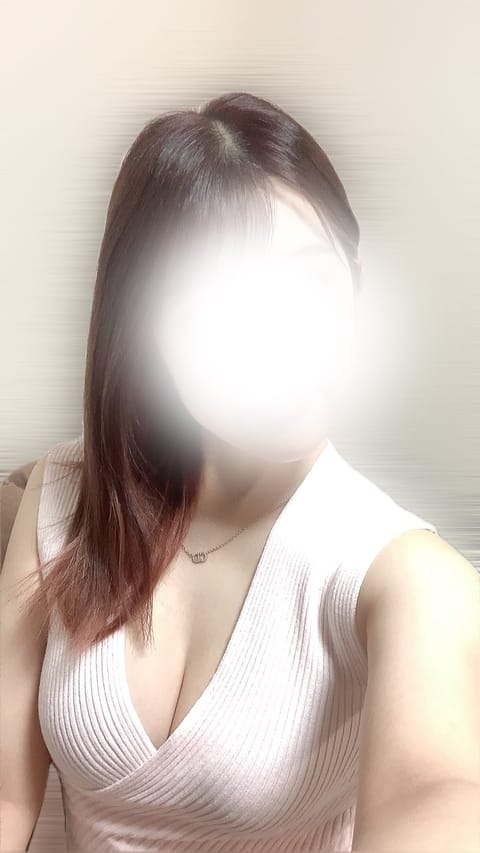 こんばんわﾟ☾ ꙳ ⋆
GWはちゃんと休めてる...？
無理して楽しむより
リラックスする時間も大事だよ...？️🩵
🌟