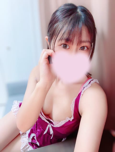 こんにちは💛
りこ今夜出勤します✨
最近すごく寒いですが、
ルームでいっぱい癒されてポカポカになりませんか？♡
お待ちし