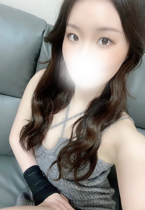 ケガの治療のため来週もお休みします🥹

治るまで待っててね🥺