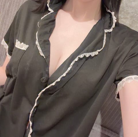 本日11:00〜/13:00〜のみ🈳です🩷
ご予約お待ちしてますね😊
