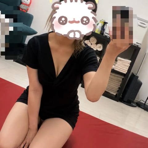 本日21:00~3:30まで出勤してます！
是非会いに来てください😊
