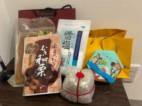 今日も来てくれたお兄様達ありがとうございます🥰

H様から素敵な差し入れ沢山もらいました😭💗💗💗💗

お話楽しすぎてあっ