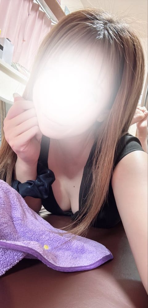 おはようございます🌞
出勤しました(๑ᵔ⤙ᵔ๑)💖

お時間ある方会いに来て下さいね🥰
今日は久しぶりの桜ルームでお待ち