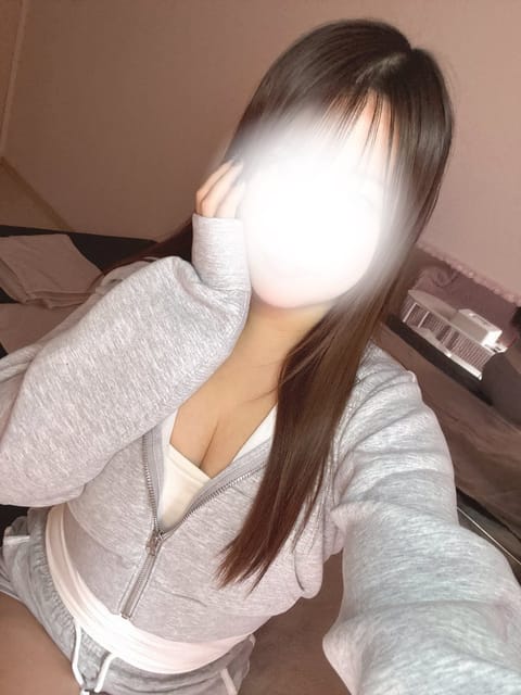 JDスパで初出勤のるかです🌟
マッサージ得意です☝🏻
身も心もほぐれていってね〜、待ってます😉🤍