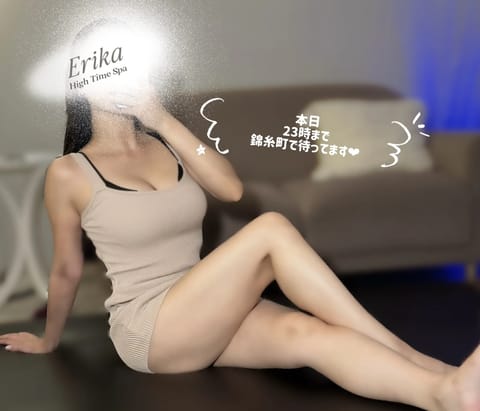 皆さん、こんにちは✨
　
9月は太陽が低い位置にあるみたいで、
日傘を差しても、
横から日差しが入ってきて
顔が焼けてし