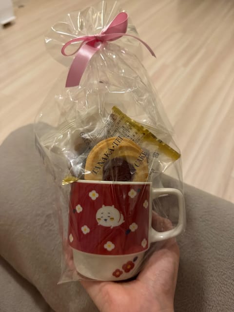 本日完売ありがとうございました🈵🧡
いっぱい差し入れもありがとうう！！
うさぎ可愛すぎる…ヤリイカのマグネットもお気に入