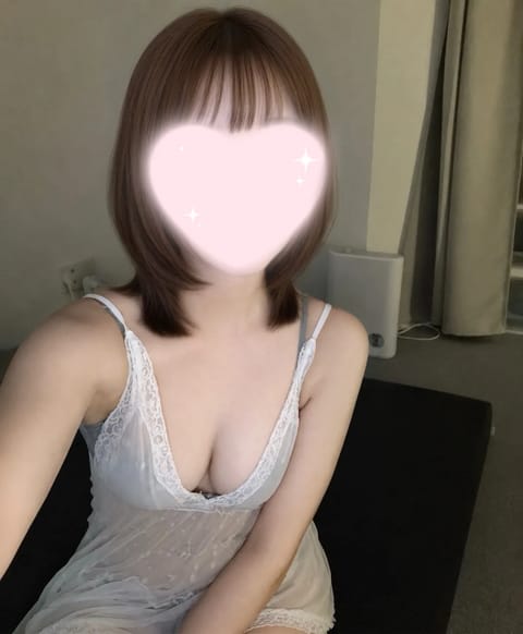 こんにちは🌞
最近暑過ぎてまだ5月なのに真夏みたいな格好してる🥹
5月も残りわずか、今日は12:00-19:00まで元気
