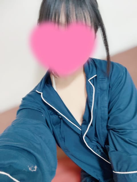 本日高田馬場出勤しております🫶
最短のご予約22時〜可能です☺️
お部屋涼しくしてお待ちしてます✨