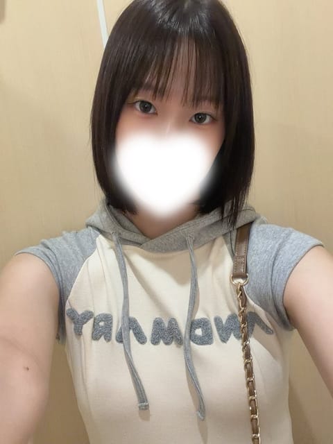 こんばんは🌛今日22:30-5:00までいます💕
沢山癒します🥰️銀座で待ってるね〜✨