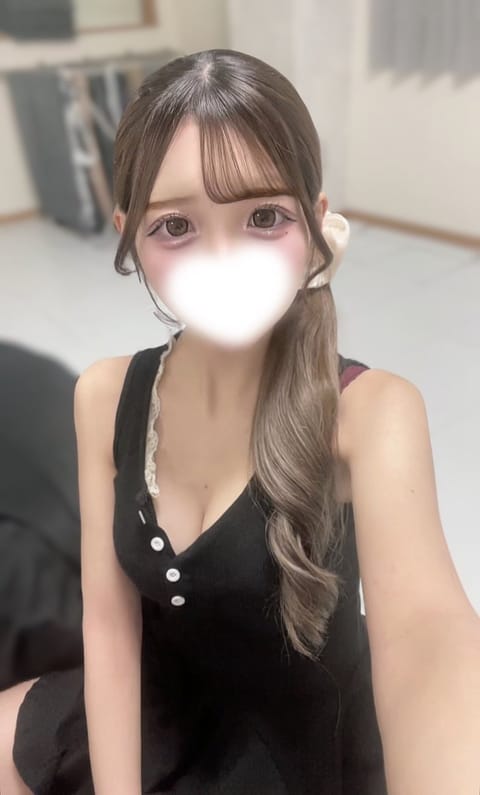 予定変更になって、本日6/30〜出勤です！🥹

スタートからご予約ありがとう👶🏻
最短で15:45~🈳です♡♡

@Ed