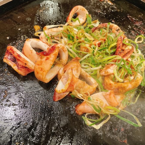 雨のさかほん☔️
(堺筋本町ってさかほんって略さないの？)
13:30くらいからお暇です🥹
お待ちしております🙏

久し