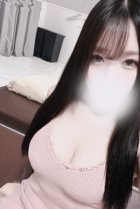 やほ💫
いおりだよ🐰
今日は涼しいね〜
夏終わったのかな🍂
今日もいおりは21:00〜5:00まで池袋にいるよ〜💪
いっ