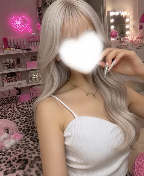 今週は今日しか出れないので
会いに来てほしい( .ˬ.)⁾⁾💸
白ギャル極めてたのに
今年は夏満喫しすぎて
日焼けしちゃ