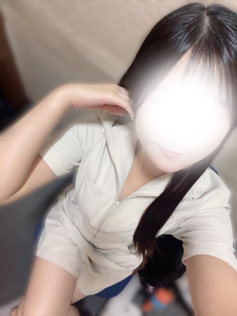 ☀️今日は久々お昼出勤です☀️
13:00-22:00

事前予約ありがとうございます😭感謝💕
会えるの楽しみにしてるね