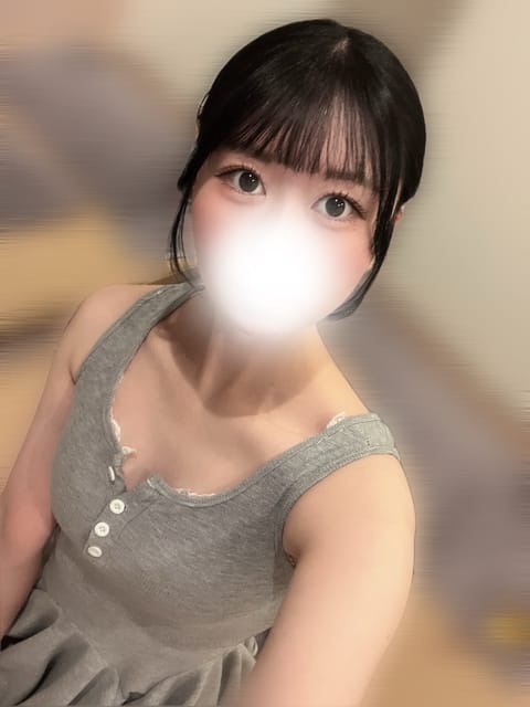 浜松町いるよ〜⭐️
今日は21時まで！いつもより少しだけ長め🤏🏻
外が暖かいのか寒いのか分からない、、笑
でも過ごしやす