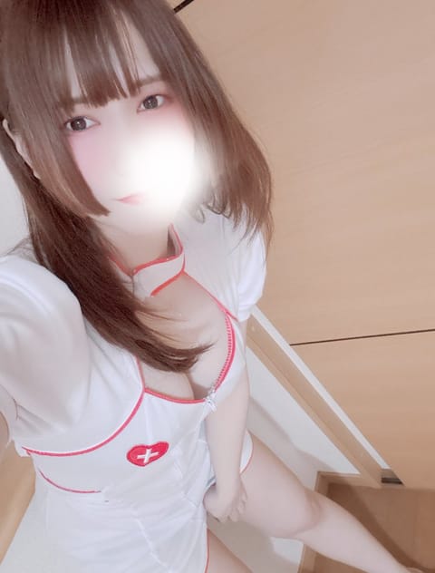 こんにちは₍ ᐢ.   .ᐢ ₎❕

今日も12時から居てます🍀*゜
先頭枠ご予約ありがとうございます♡♡

日曜日だ〜