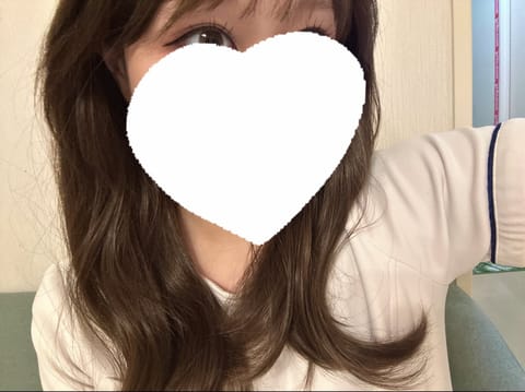 こんばんは🤍
本日19時から出勤です！🥰
お疲れのお兄さん癒されに来てね〜
お待ちしてます💆‍♀️✨