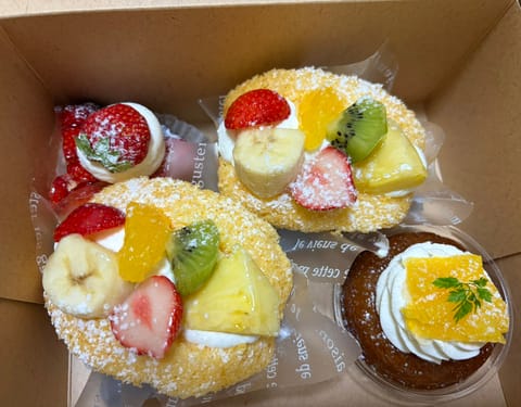 本日8日も新狭山います〜！
最短17時50分からです✨

昨日はケーキ差し入れありがとう🍰