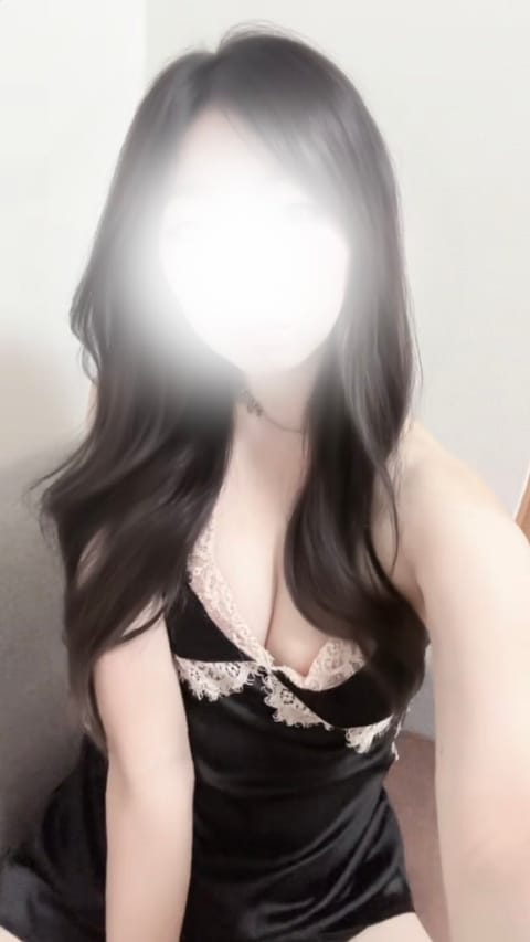 さっそくありがとうございます✨大満足していただいたみたいでうれしい(^o^)💞

今日も朝までいます！華金の夜はかえでと