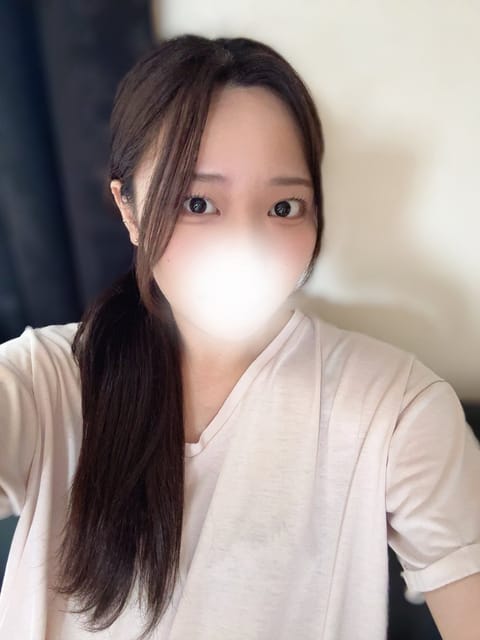 池袋ルーム21:00までいます❕✊🏻

イメチェンした₍ᐢ‥ᐢ₎ ♡
前髪ないみくも好き~❔💞💞