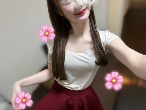 みなさまこんにちは七海です🌸

本日📍13:30〜21:00【立川ルーム】に出勤してます‼︎

春が近づいてる気配がしま