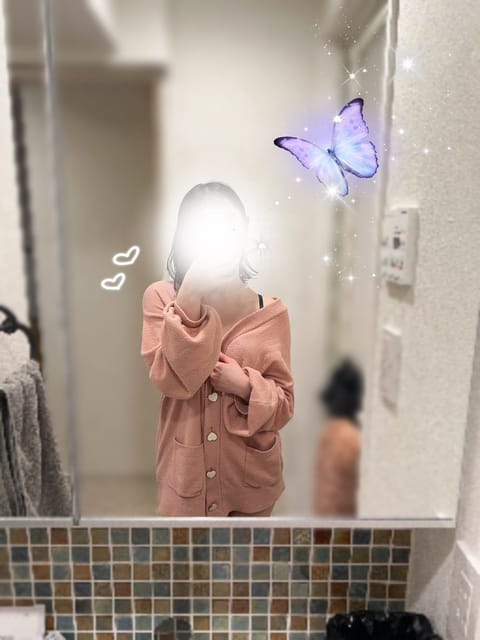 本日、12:00~17:00 渋谷にいます(❁´ω`❁)

12:00~🈳
13:45~ 🈵
15:30~ 🈵

ご予約