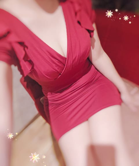 本日出勤です〜😇
ご予約いただいた方ありがとうございます❤️‍🩹
最短20時〜🈳です
ご予約お待ちしてます🩵