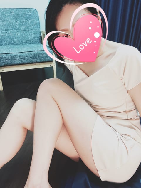 おはよう💕
雨だけど、本日も出勤です(^^)
濡れちゃったからシャワー浴びたぁい😭