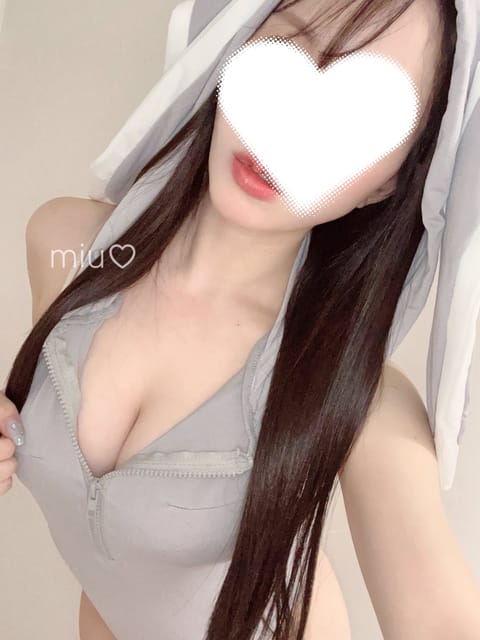 更新空いちゃったけどこっそりちょこちょこ出勤してました♡

本日残り1枠くらい？になってます🍓

本指様達に会えるの楽し