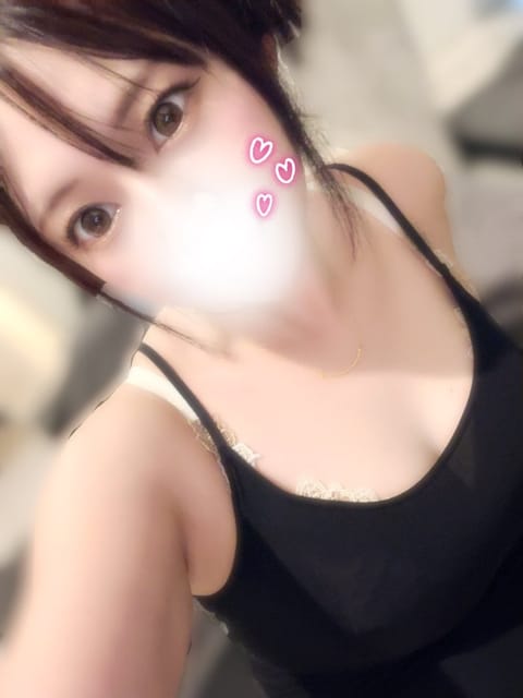 土日は大阪行ってたよん🌟一生めちゃくちゃ暑かった🫠地震も大雨も大丈夫だった？😭(今更感でごめんなさい)

今日いるよ🐱🤍